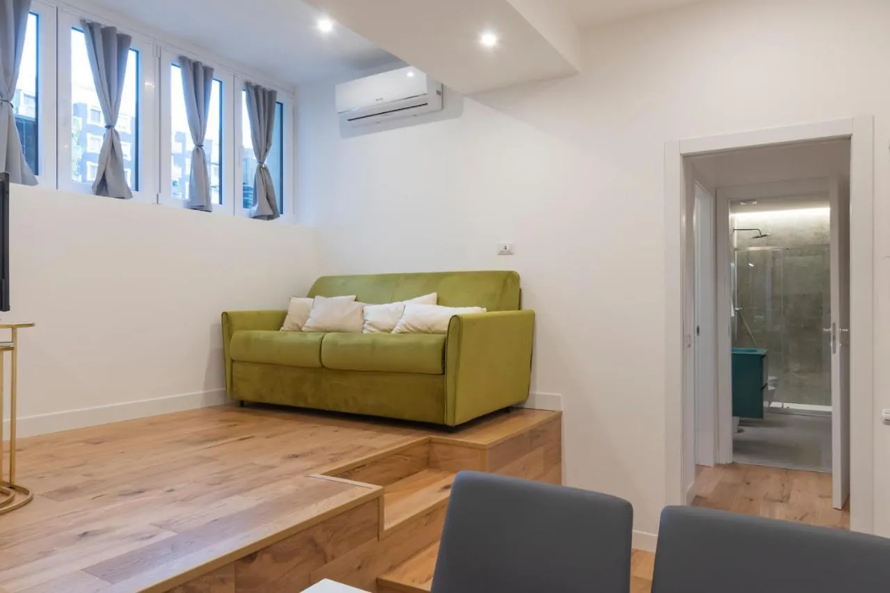 Milan Center Apartment Studio - Porta Romana 0*,  Italy