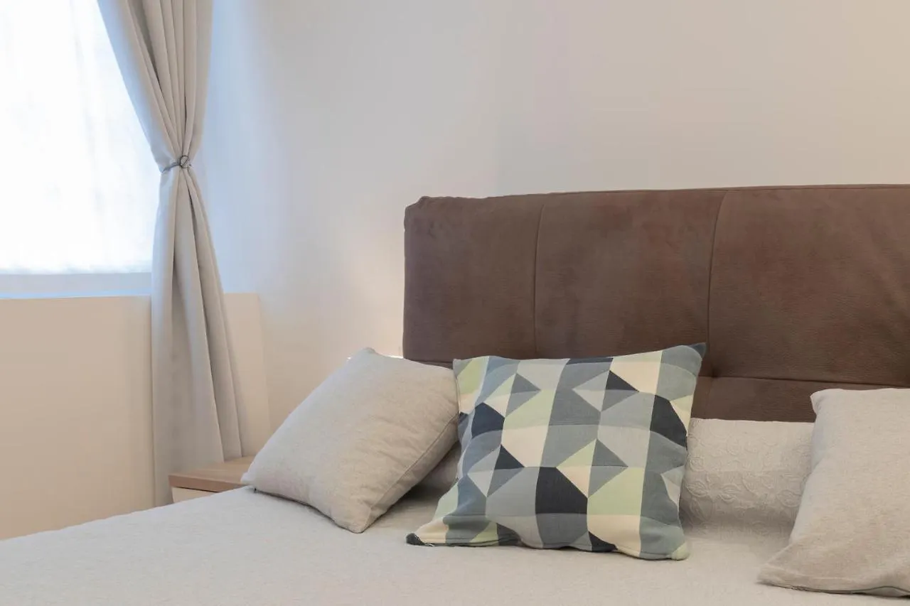 Milan Center Apartment Studio - Porta Romana 0*,  Italy