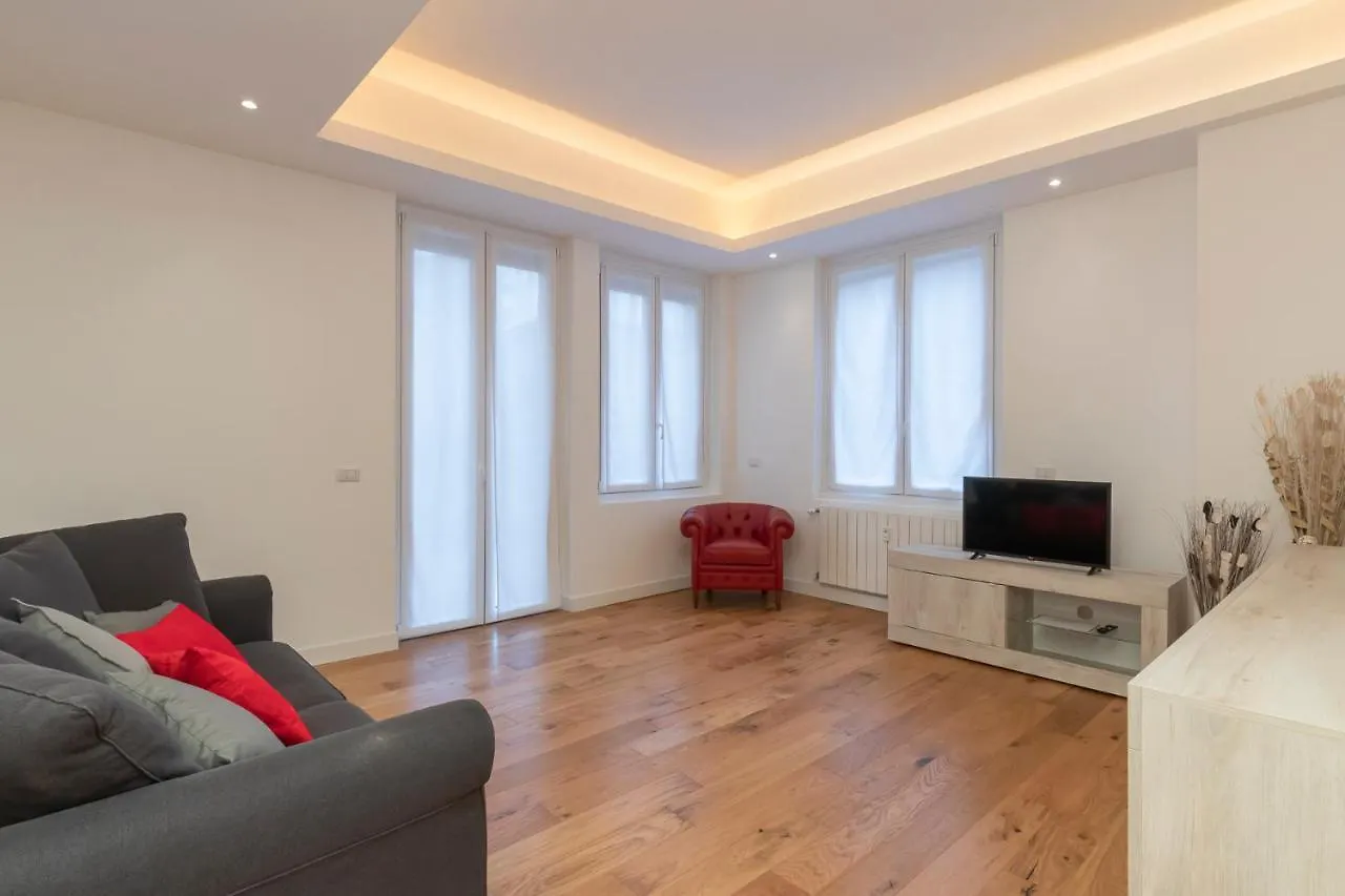Milan Center Apartment Studio - Porta Romana İtalya