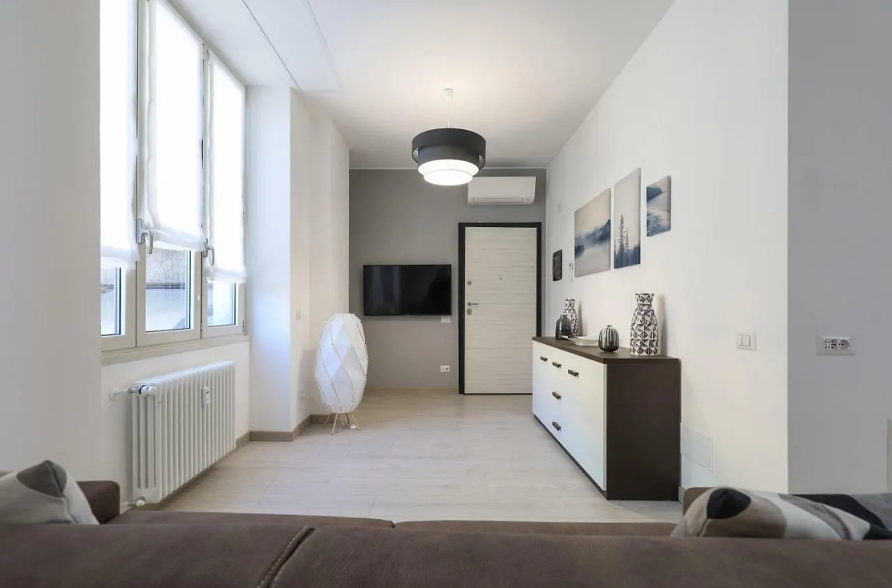 Milan Center Apartment Studio - Porta Romana İtalya